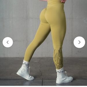 Kill Crew Flame Scrunch Butt Leggings Womens Sz XXL Olive Black Gym Athletic